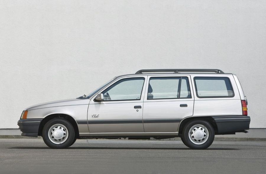  Opel Kadett E 1984 года  (фото 17 из 22)